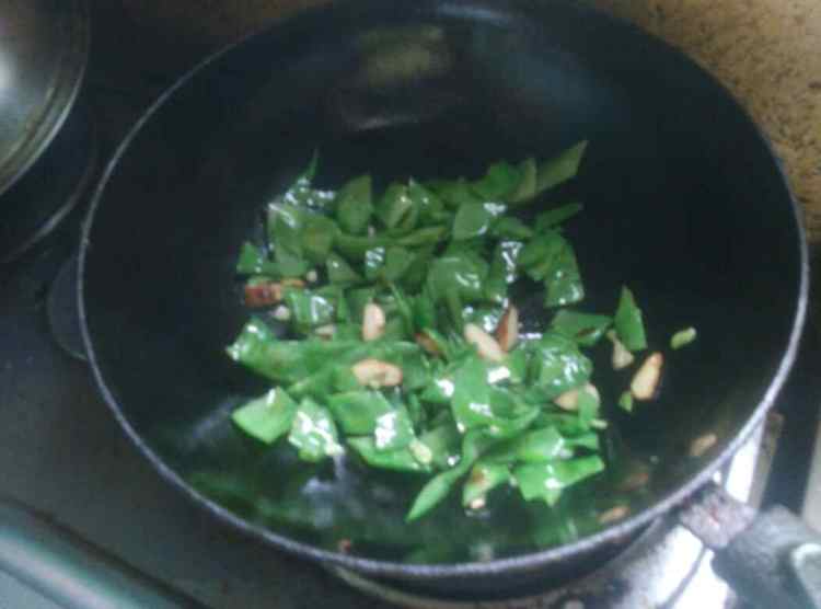 蒜香眉豆步骤6