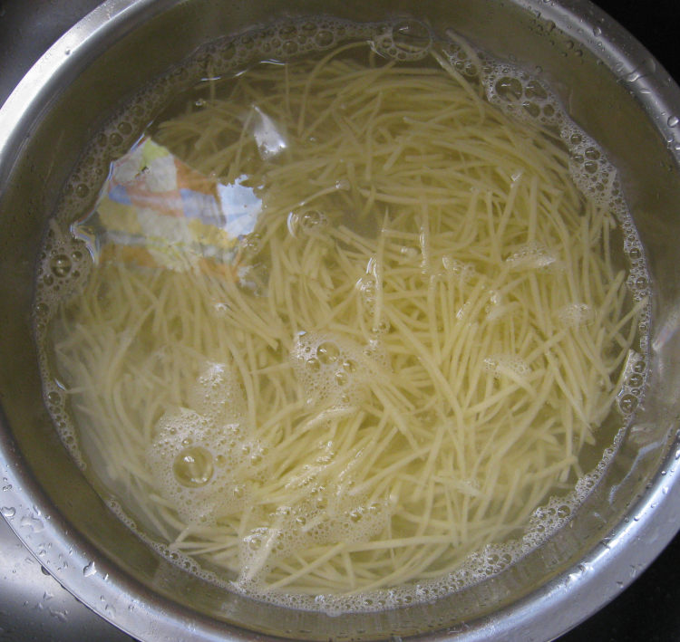 素炒土豆丝步骤1