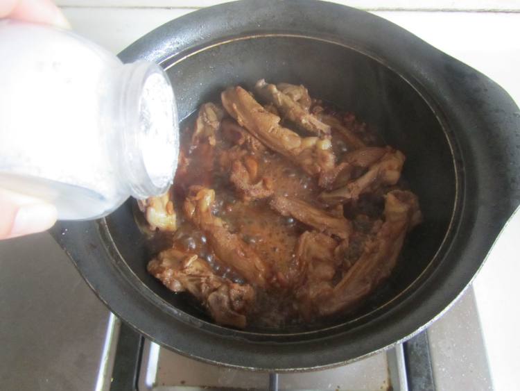 红烧鸭锁骨步骤8