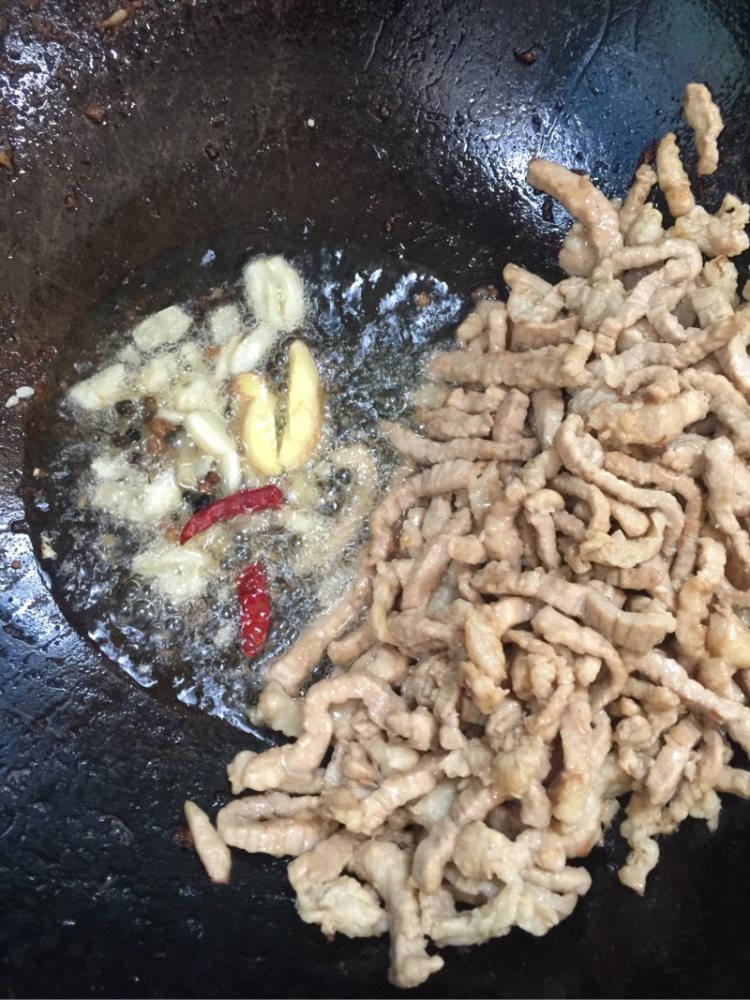青椒炒肉丝步骤5