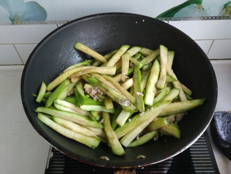番茄肉末酱茄条步骤7