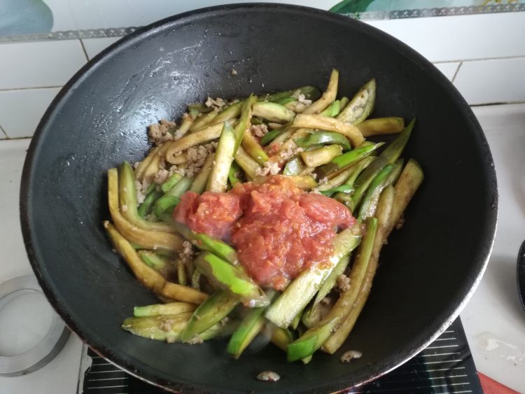 番茄肉末酱茄条步骤10