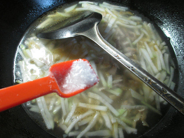 榨菜丝肉丝蒲瓜汤步骤5