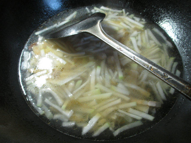 榨菜丝肉丝蒲瓜汤步骤6