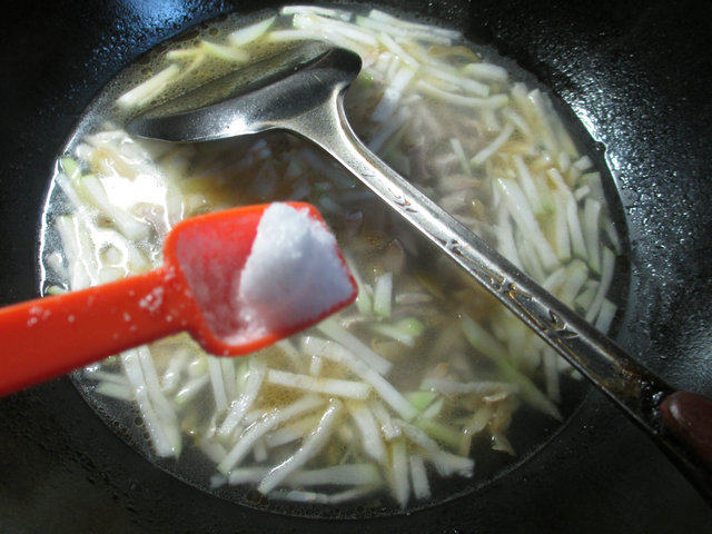 榨菜丝肉丝蒲瓜汤步骤4