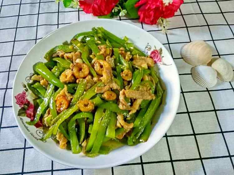 青椒虾仁炒瘦肉步骤12