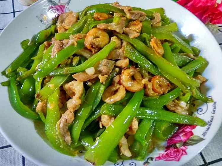青椒虾仁炒瘦肉步骤13