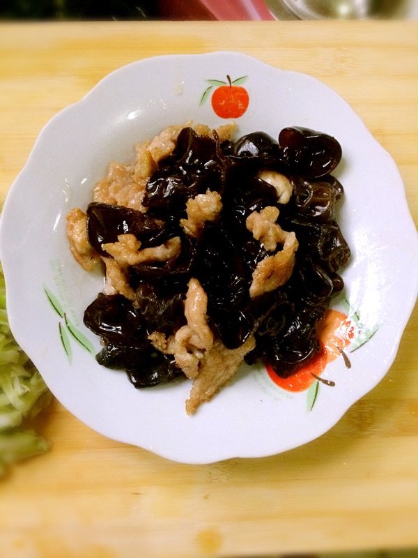 黑木耳炒肉片步骤8