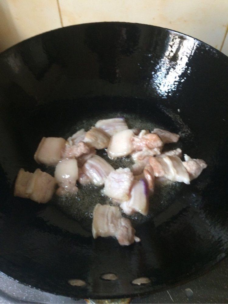 五花肉煸土豆步骤3