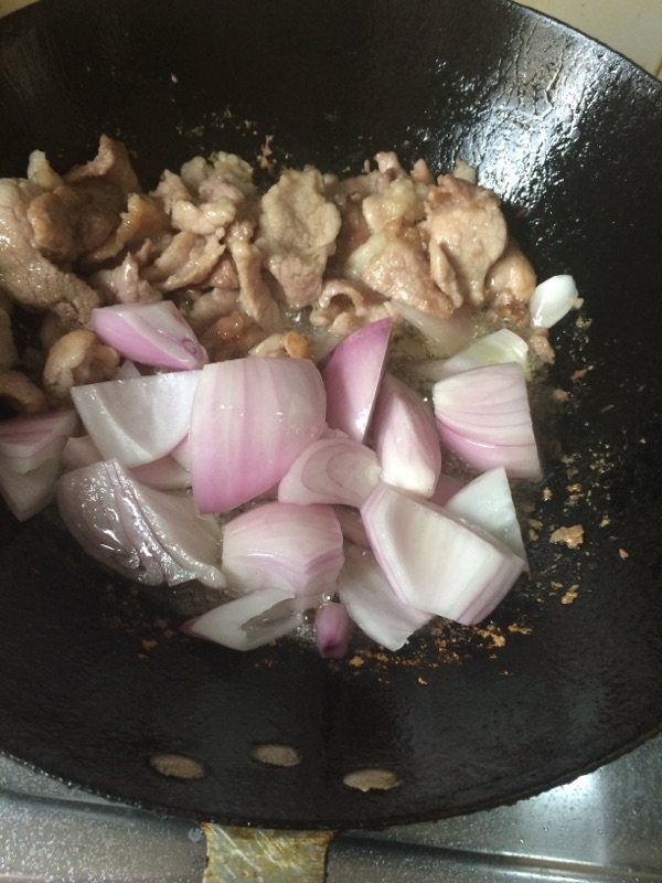洋葱炒肉片步骤4