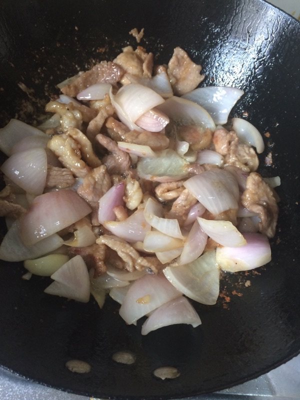 洋葱炒肉片步骤6