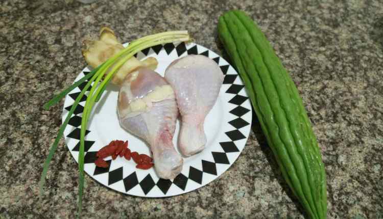 凉瓜蒸鸡肉步骤1