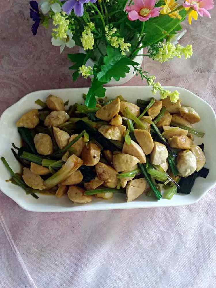 芹蒜炒肉丸步骤6