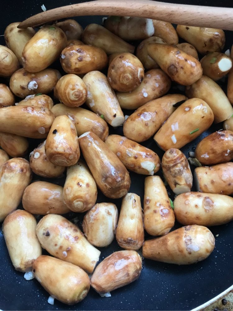 豆豉辣酱焖芋头仔步骤4