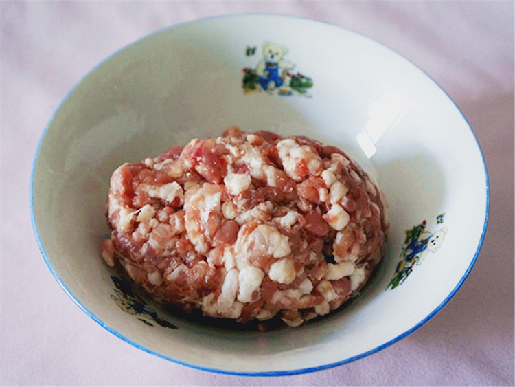 虾仁肉糜豆腐盒子步骤1