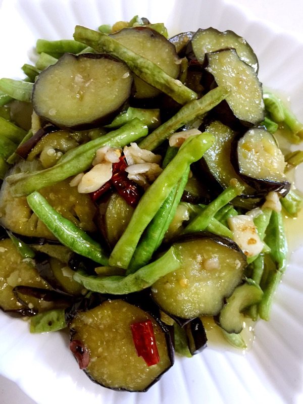 茄子炒豆角步骤13