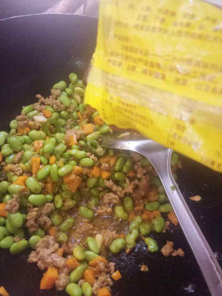 肉沫炒毛豆步骤7