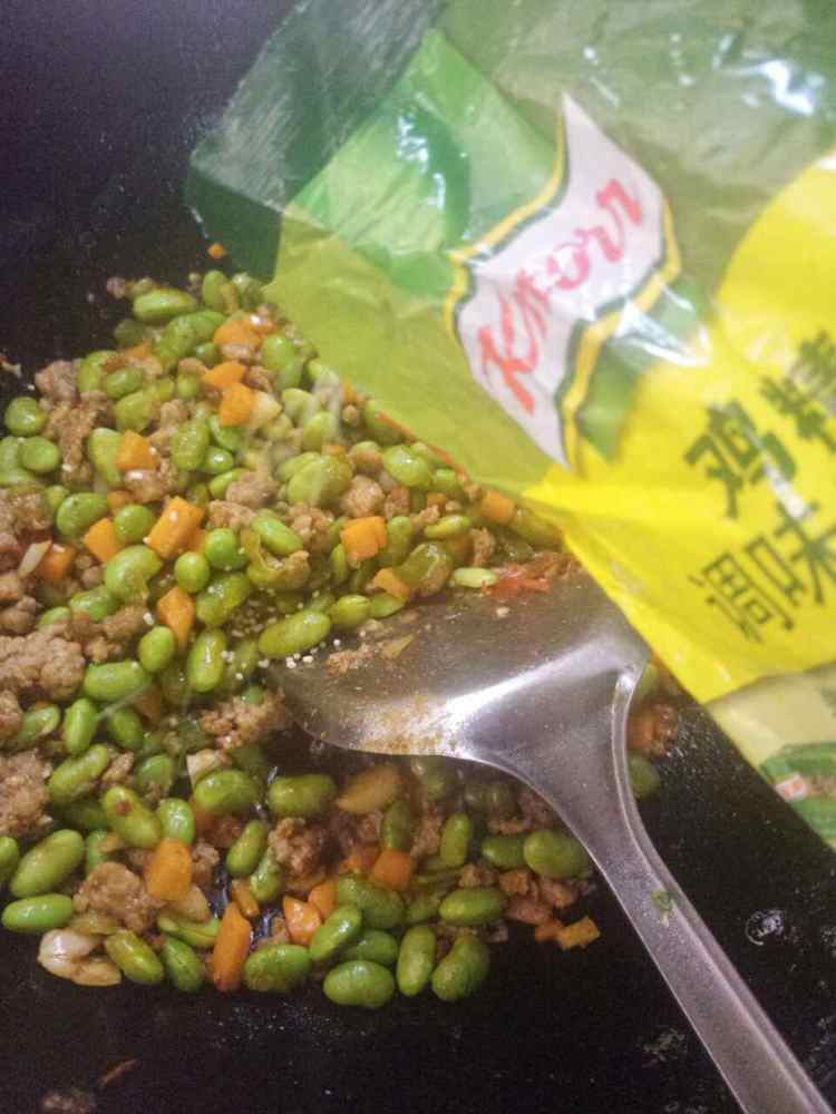 肉沫炒毛豆步骤9