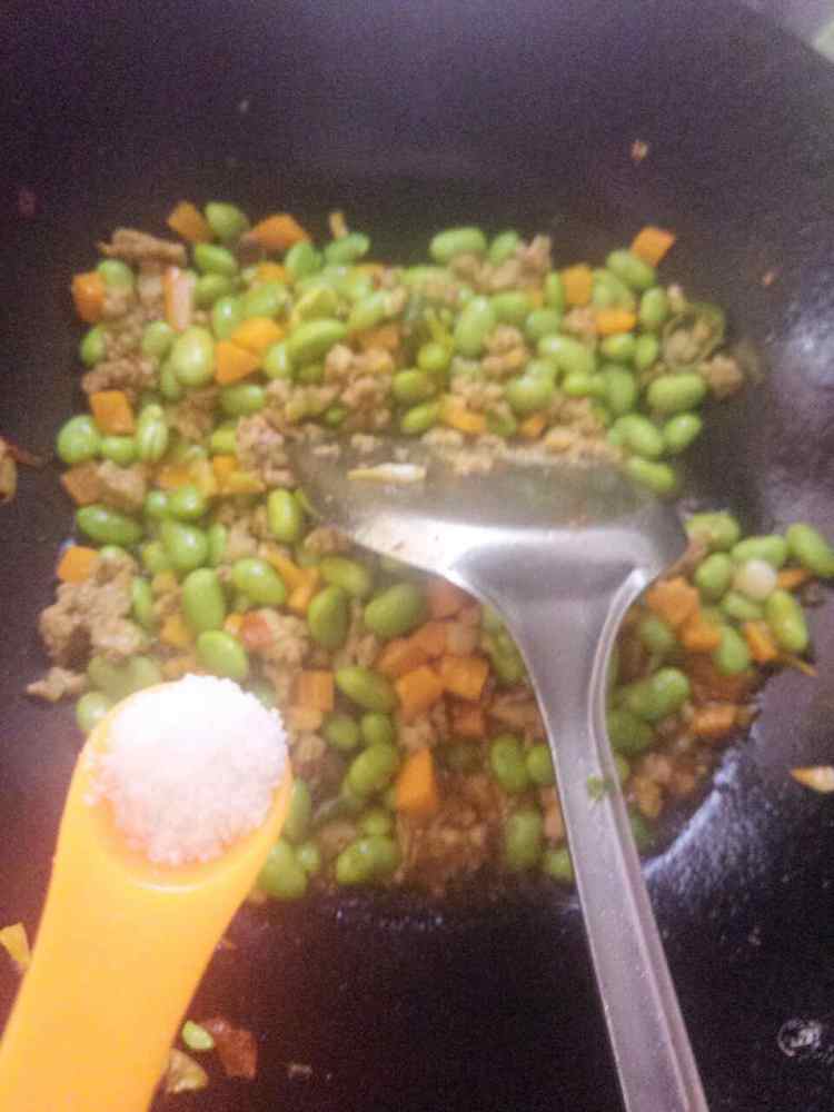 肉沫炒毛豆步骤6