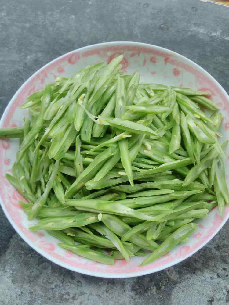 肉炒四季豆步骤2