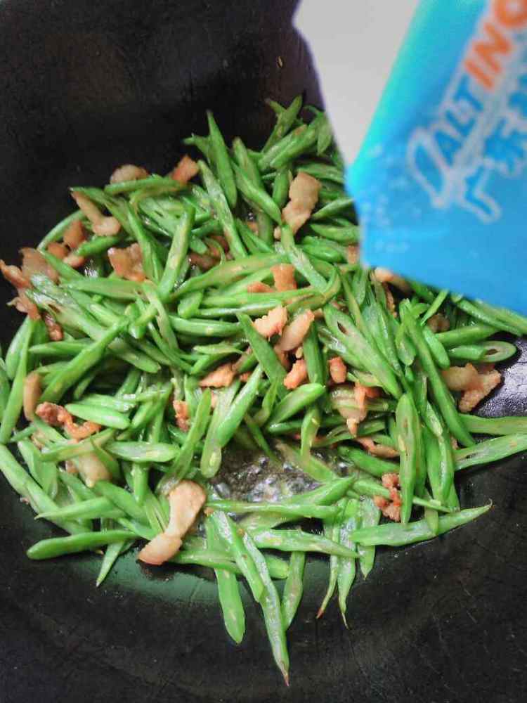 肉炒四季豆步骤7
