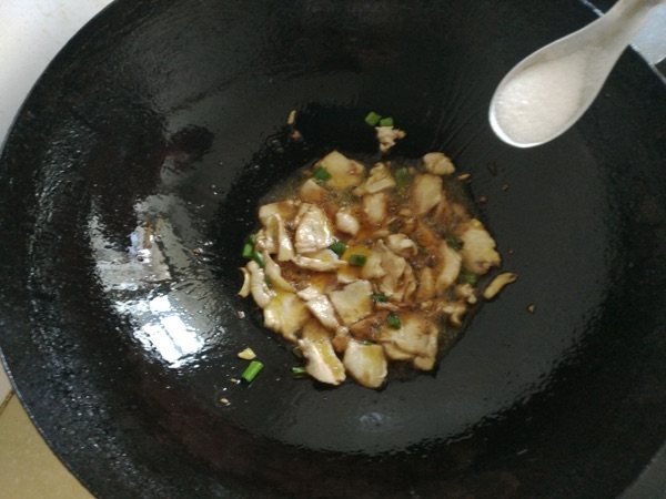 酸甜黄瓜炒鸡肉步骤8