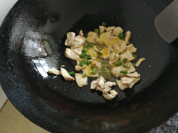 酸甜黄瓜炒鸡肉步骤7