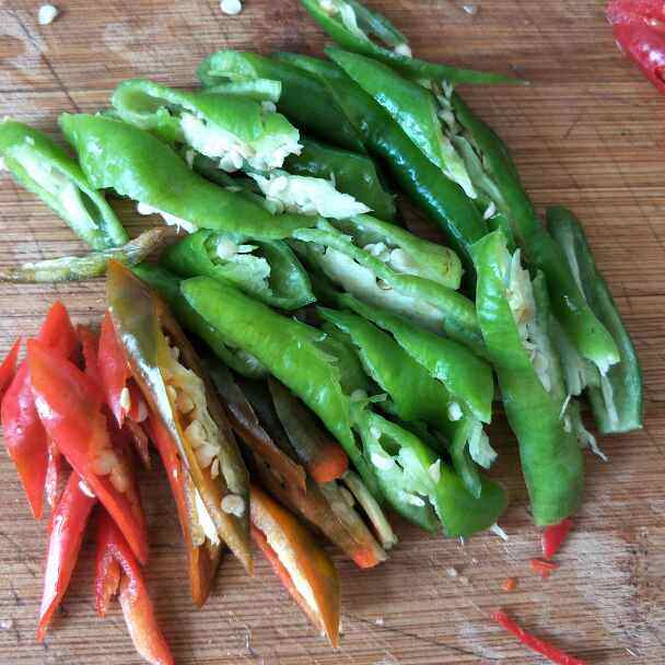 芹菜豆干炒肉丝步骤5