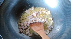 茭白青椒炒肉丝步骤4