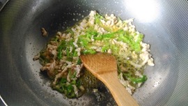 茭白青椒炒肉丝步骤6