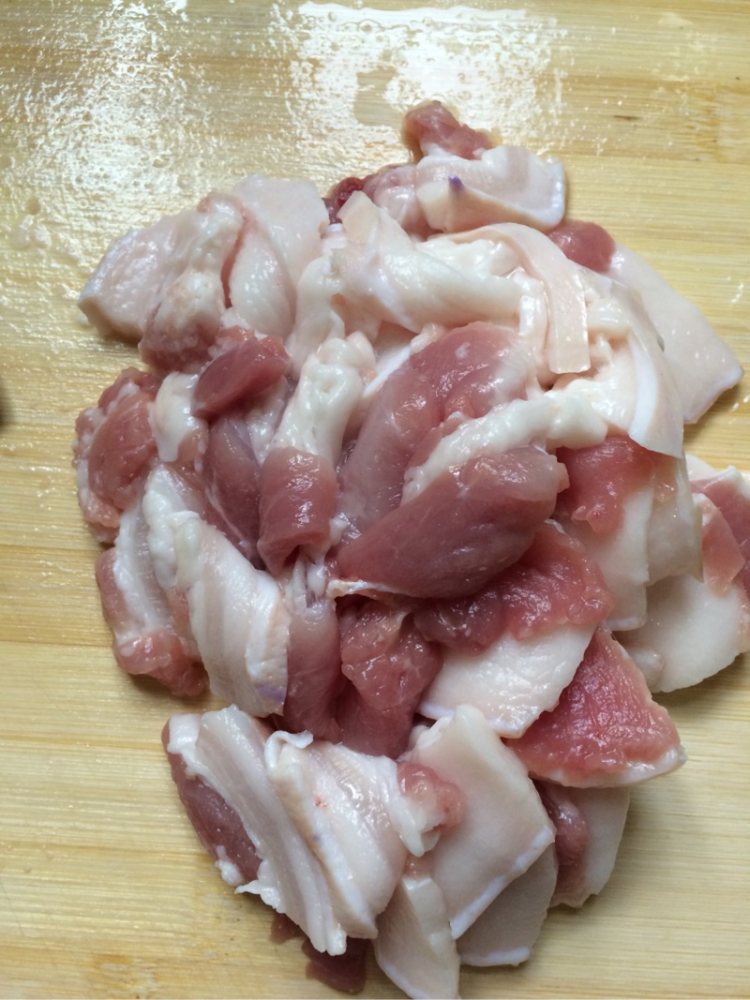 包菜干炖肉步骤2