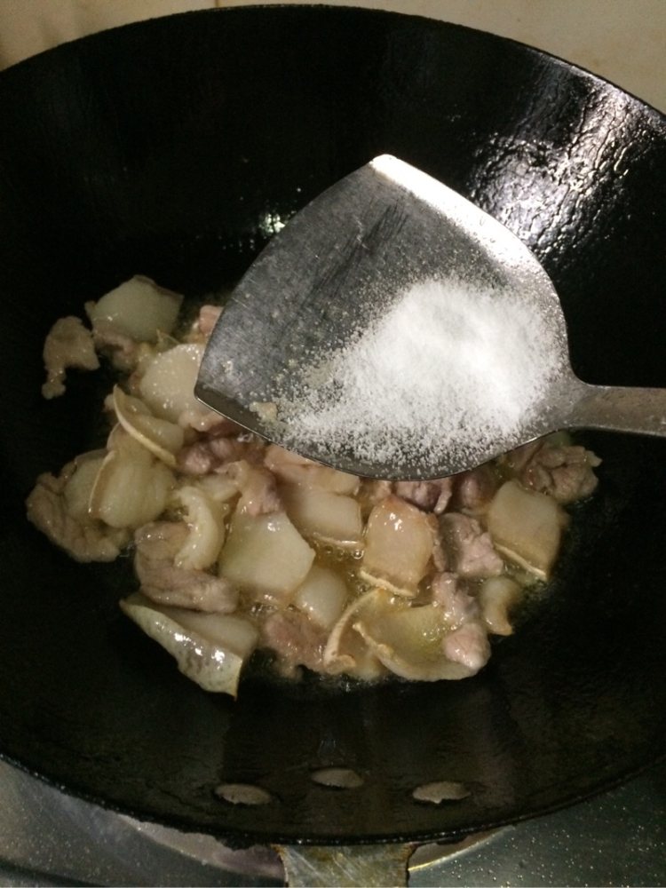 包菜干炖肉步骤4