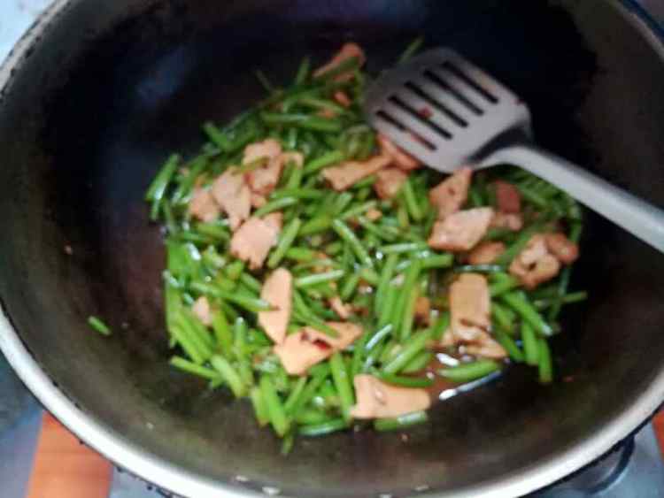 鸡脯肉红薯梗步骤7