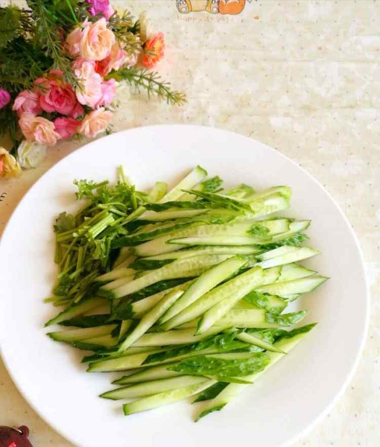 猪耳朵拌黄瓜步骤3