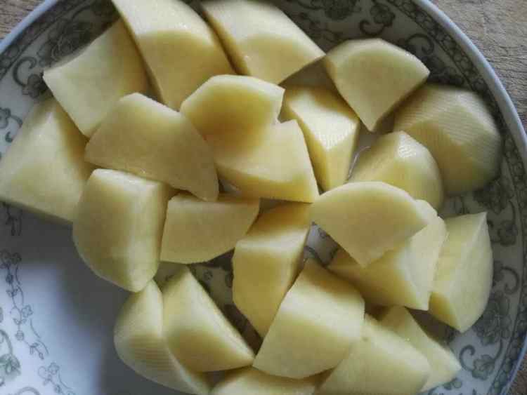 土豆炒西红柿步骤3