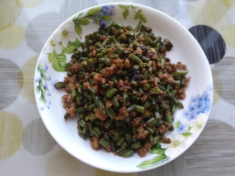 豆豉肉末炒豇豆步骤13