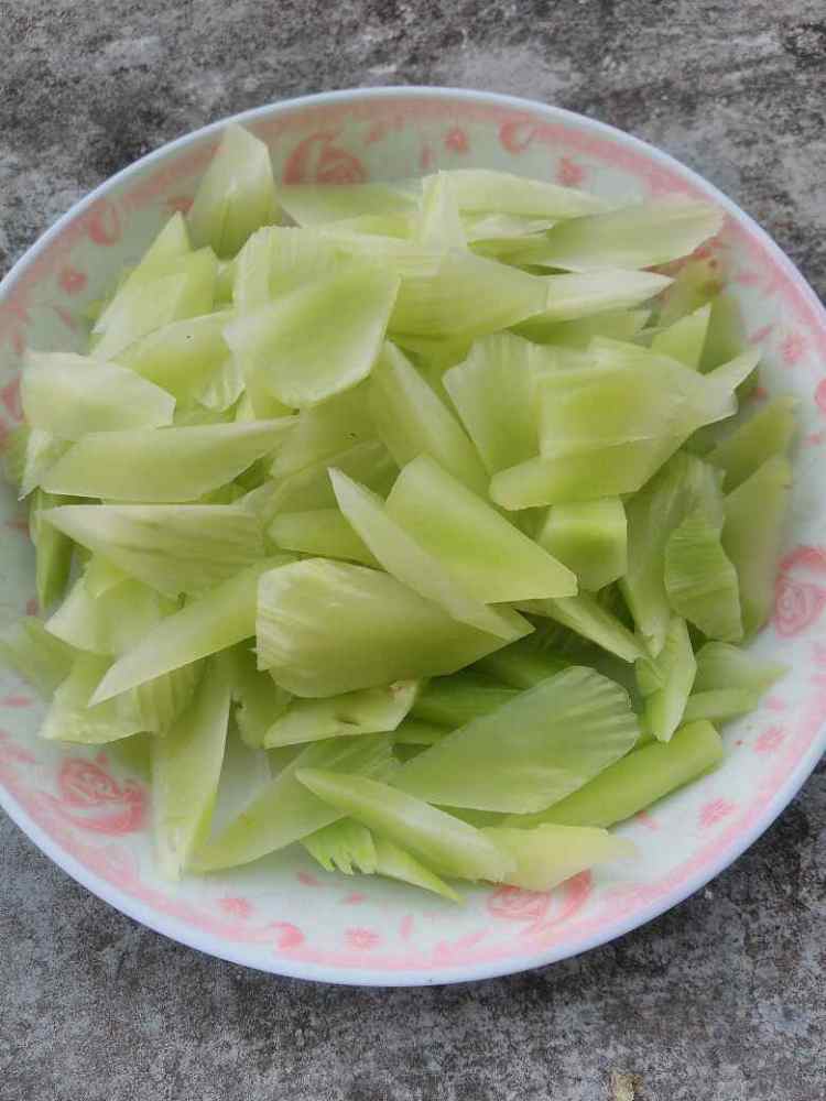 肉炒莴笋步骤2