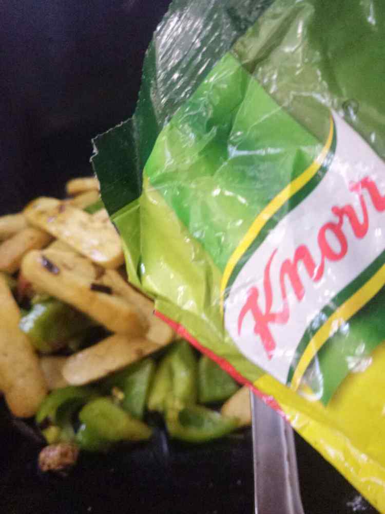 青椒火腿炒豆干步骤10