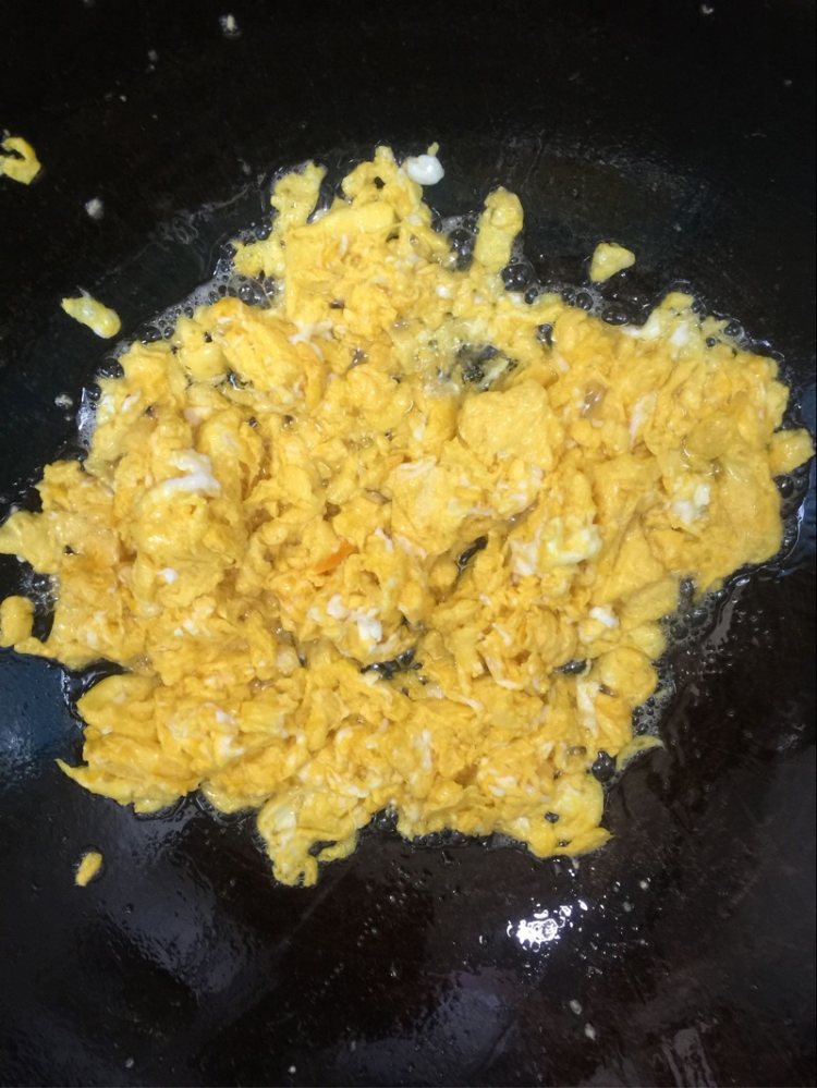 青椒炒鸡蛋步骤4