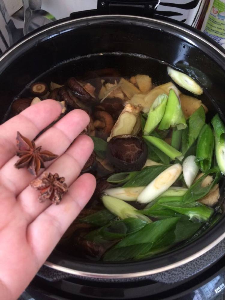 香菇炖鸡步骤6