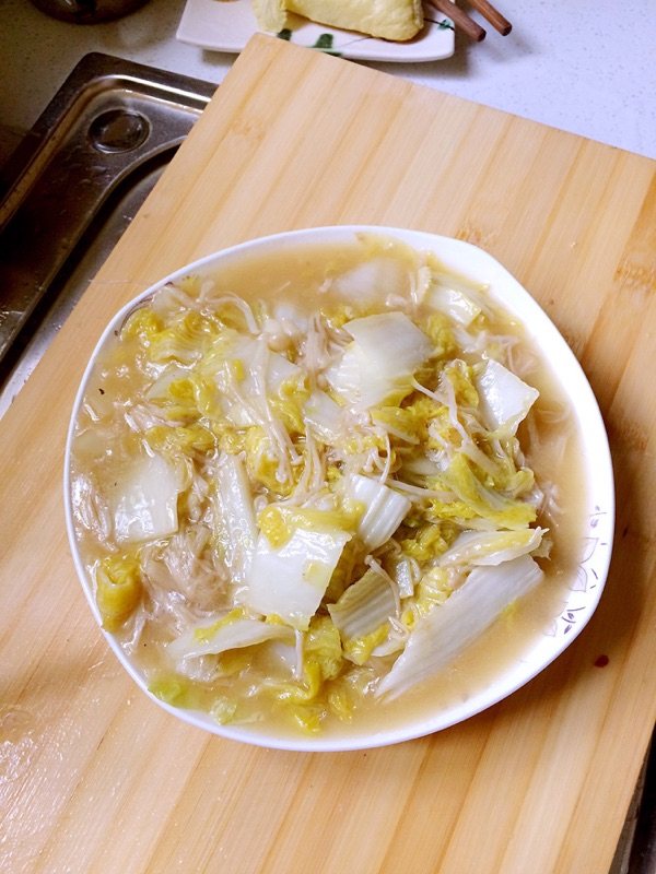 娃娃菜炒金针菇步骤7