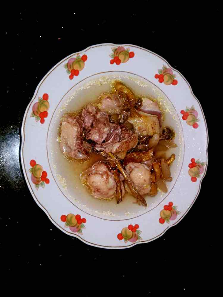 ”石斛麦冬鸡肉汤步骤5