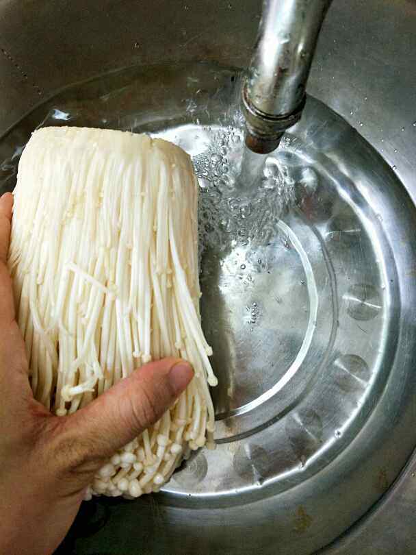 鱼头金针菇汤步骤4