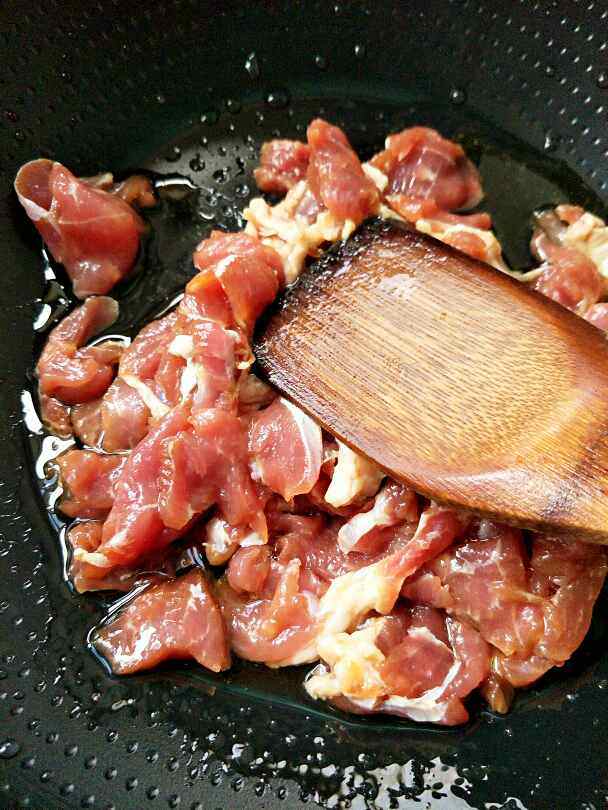 洋葱爆炒猪瘦肉步骤5