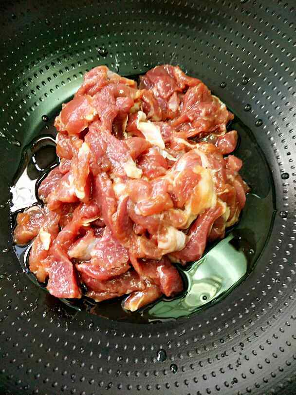 猪瘦肉爆炒金针菇步骤4