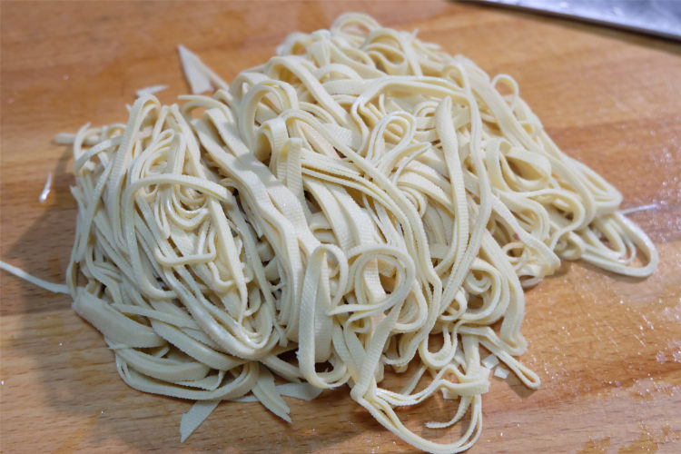 黄瓜鸡蛋拌豆腐丝步骤2