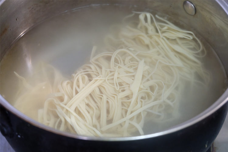 黄瓜鸡蛋拌豆腐丝步骤3