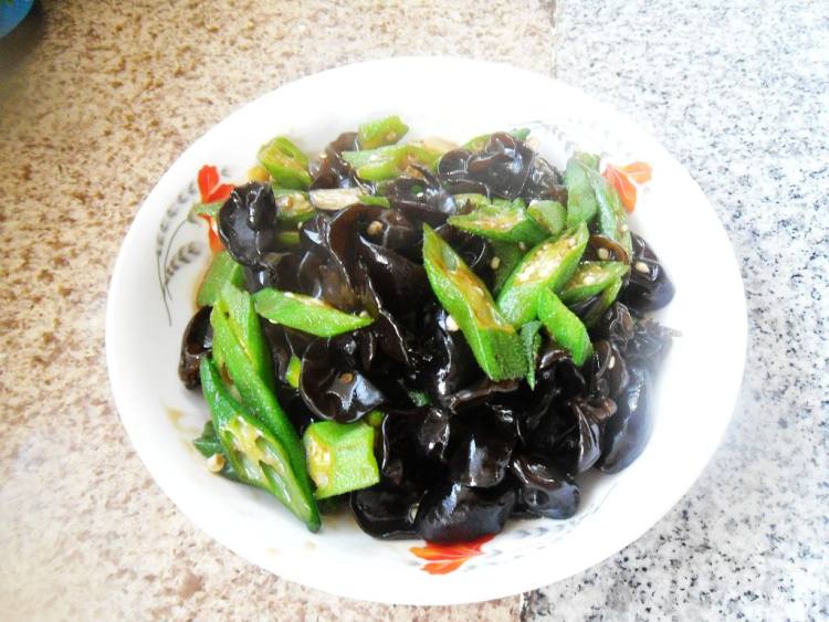 黑木耳炒秋葵步骤11