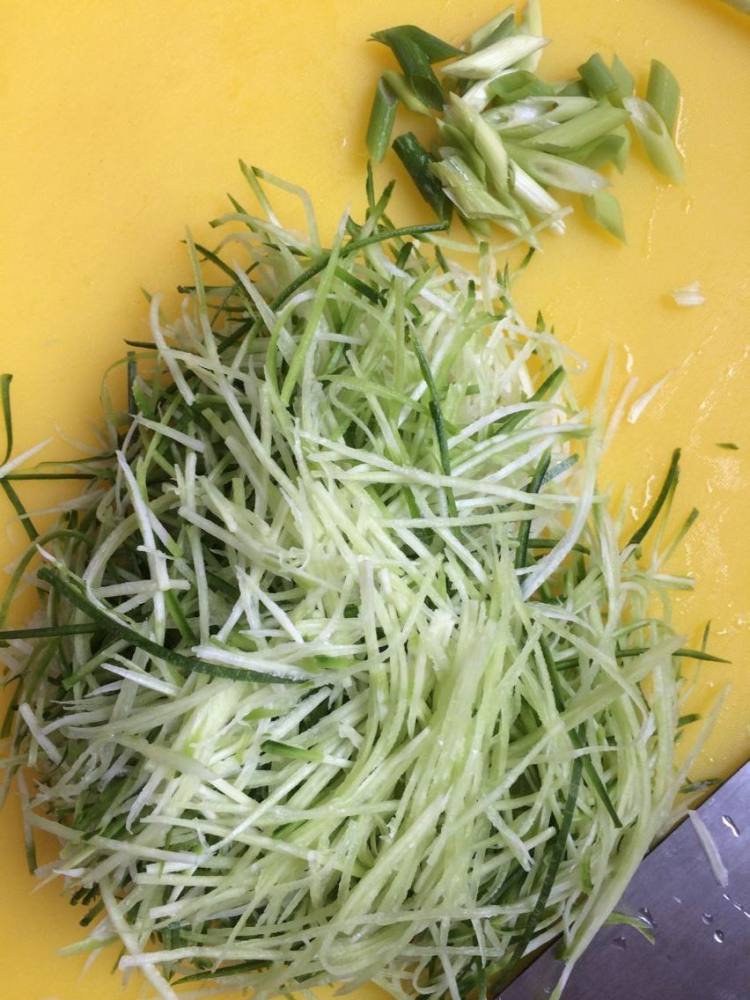 萝卜粉丝炖虾步骤2