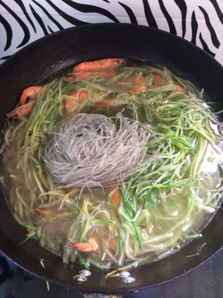 萝卜粉丝炖虾步骤9